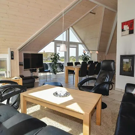 6 Person In Bl Vand * Blåvand