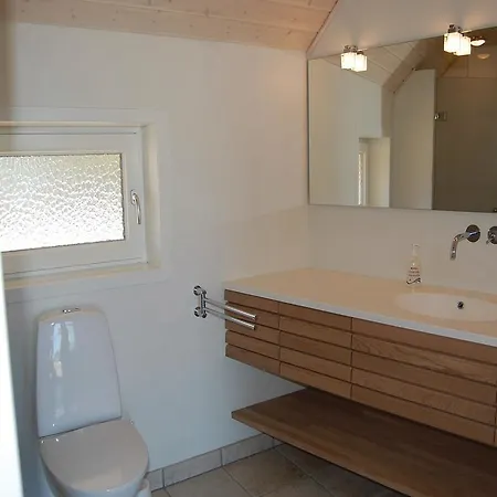 6 Person In Bl Vand Feriehus *