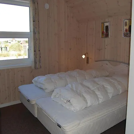 6 Person In Bl Vand Blåvand