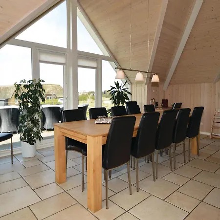 6 Person In Bl Vand Blåvand